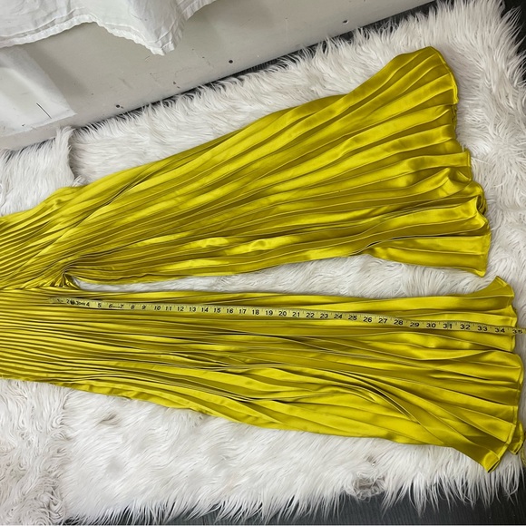 NEW Ieena Mac Duggal Chartreuse 23619 Pleated Wide Leg Open Back Jumpsuit Size 2 - Picture 9 of 16